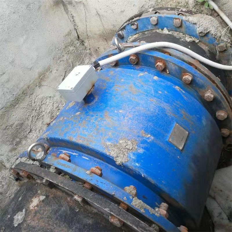 室外、井下污水測(cè)量電磁流量計(jì)安裝現(xiàn)場(chǎng)